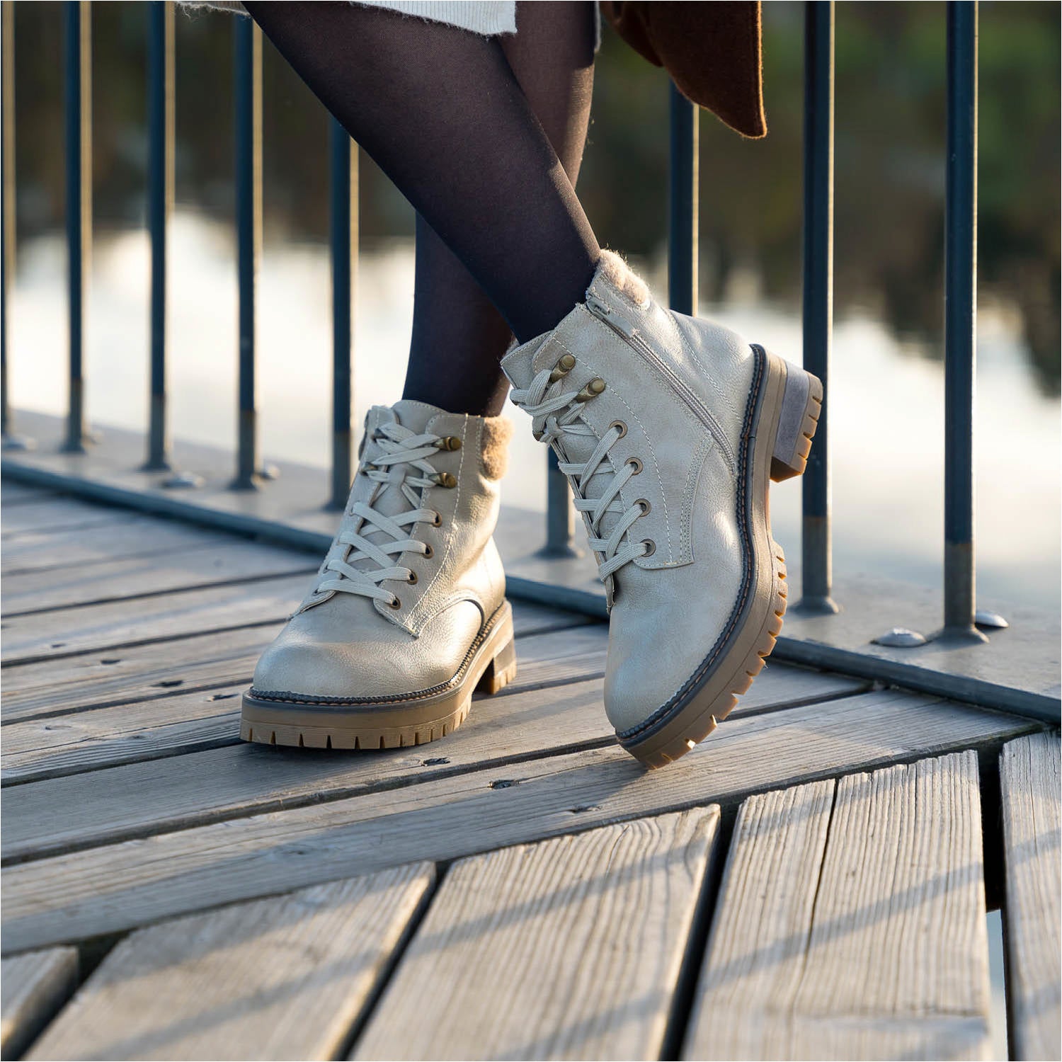 Lipsi short Beige