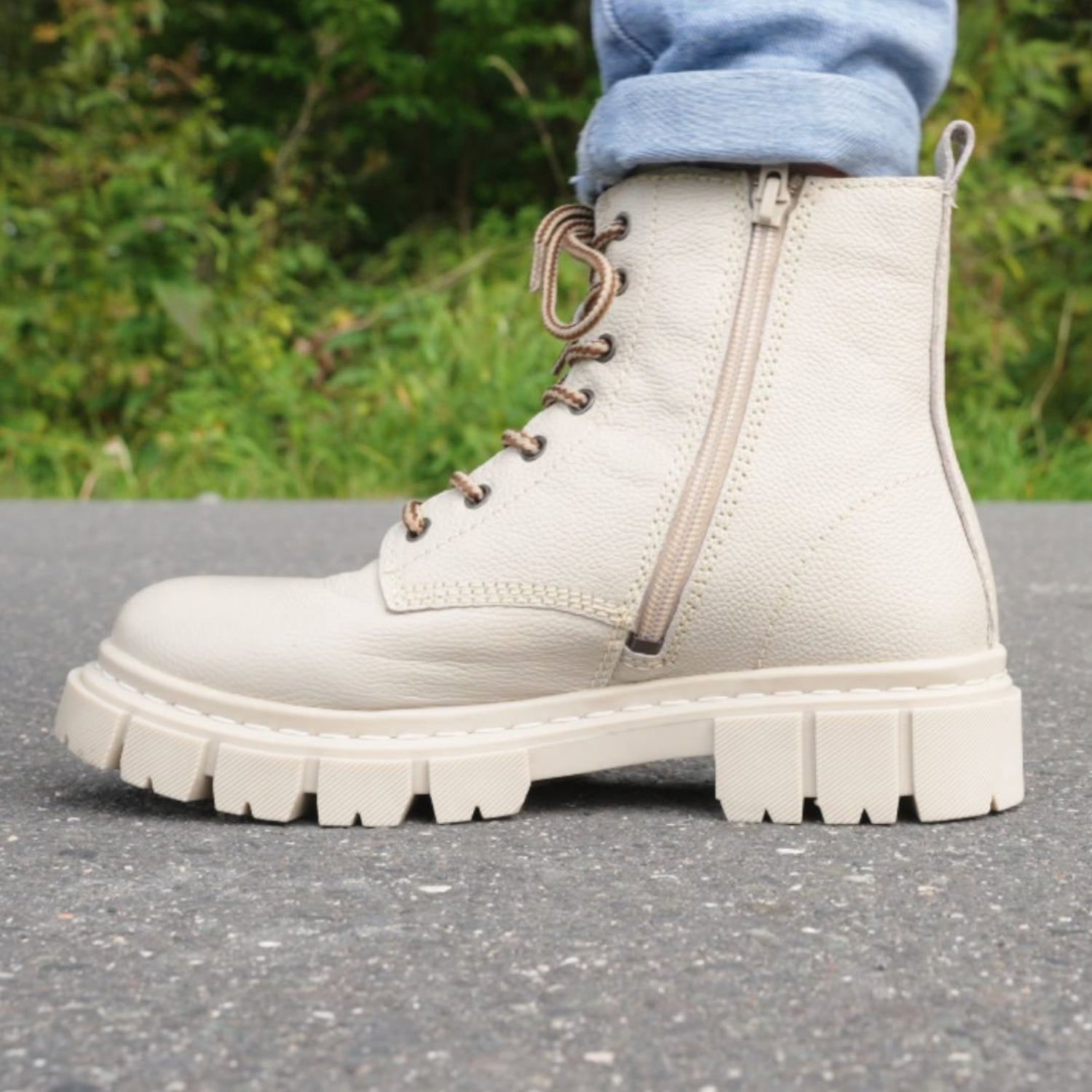 Surcul Beige