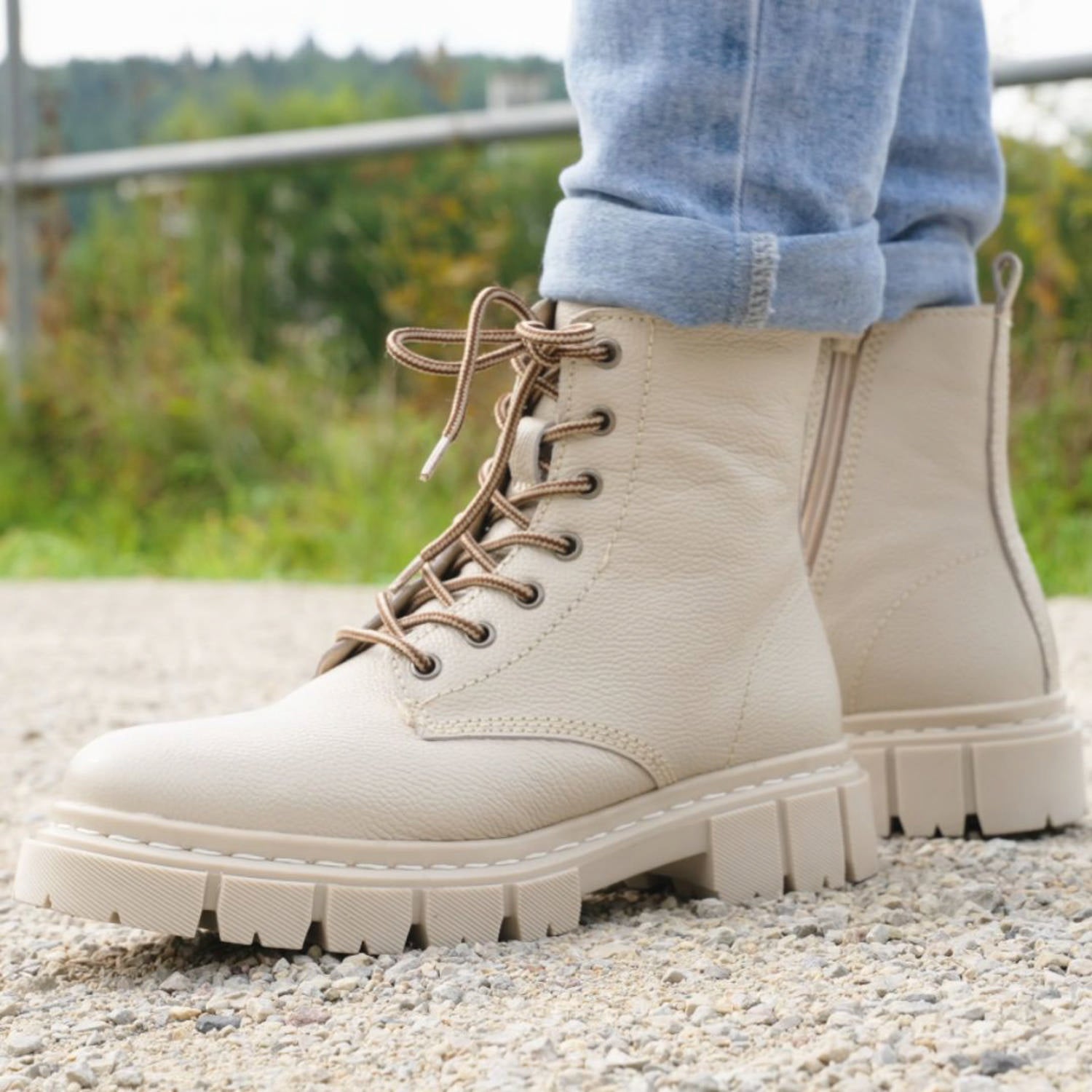Surcul Beige
