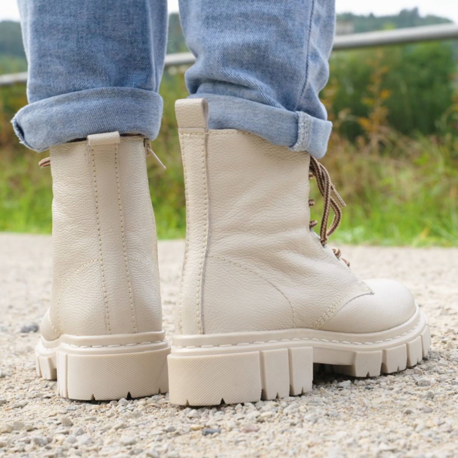 Surcul Beige