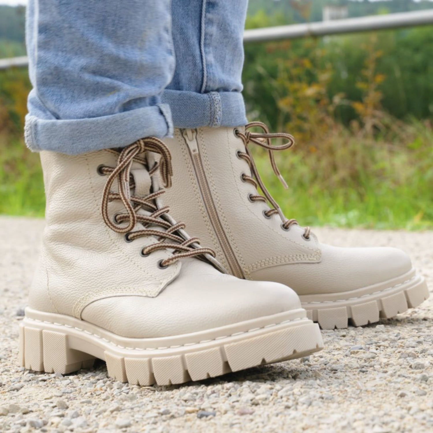Surcul Beige