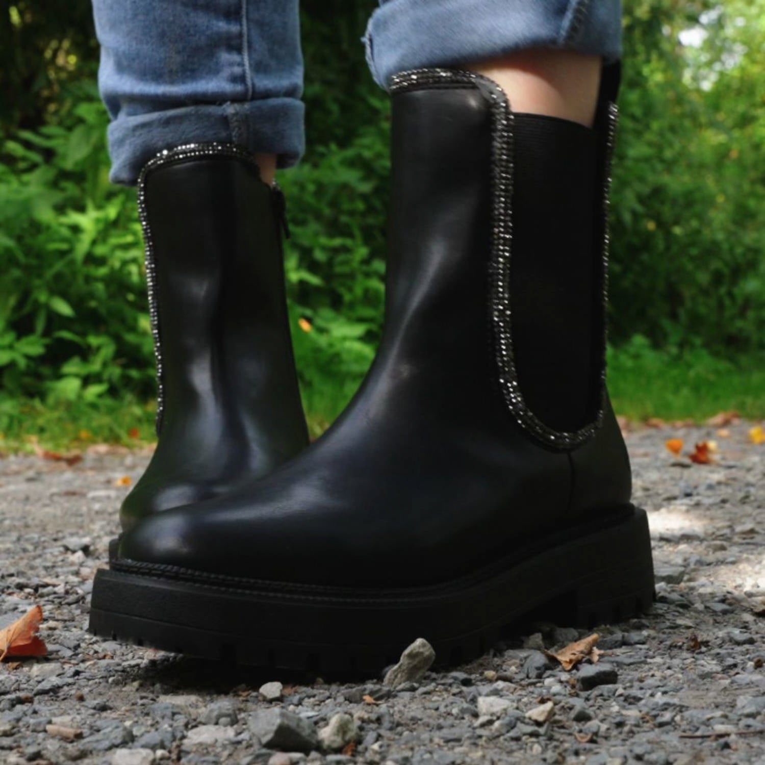 Vuzor by Sila Sahin Schwarz