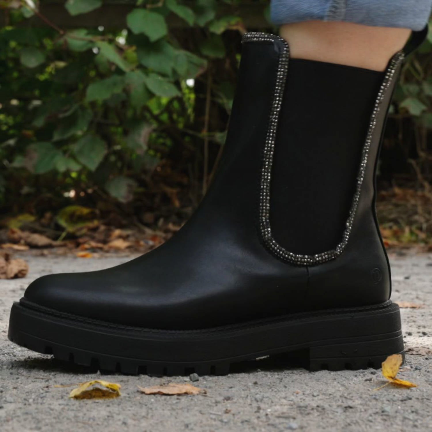 Vuzor by Sila Sahin Schwarz