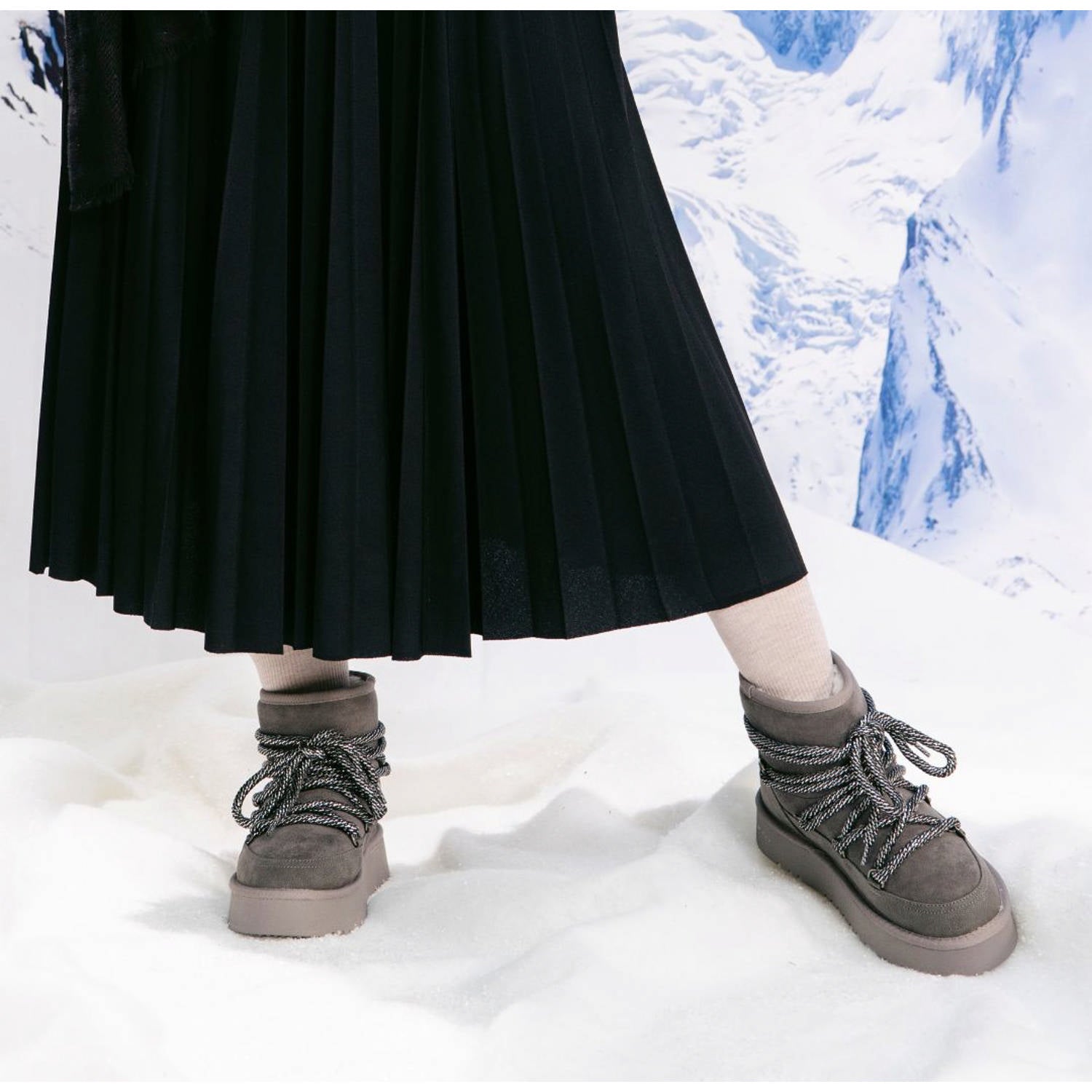 Parona by Sila Sahin Grau