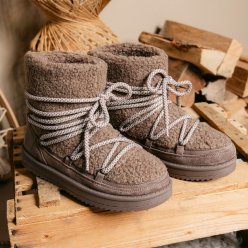 SNOWBOOTS